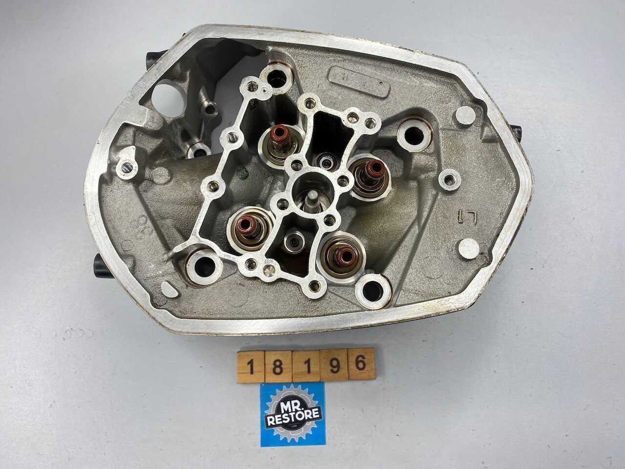 BMW R1200GS L/H Cylinder Head 7723603