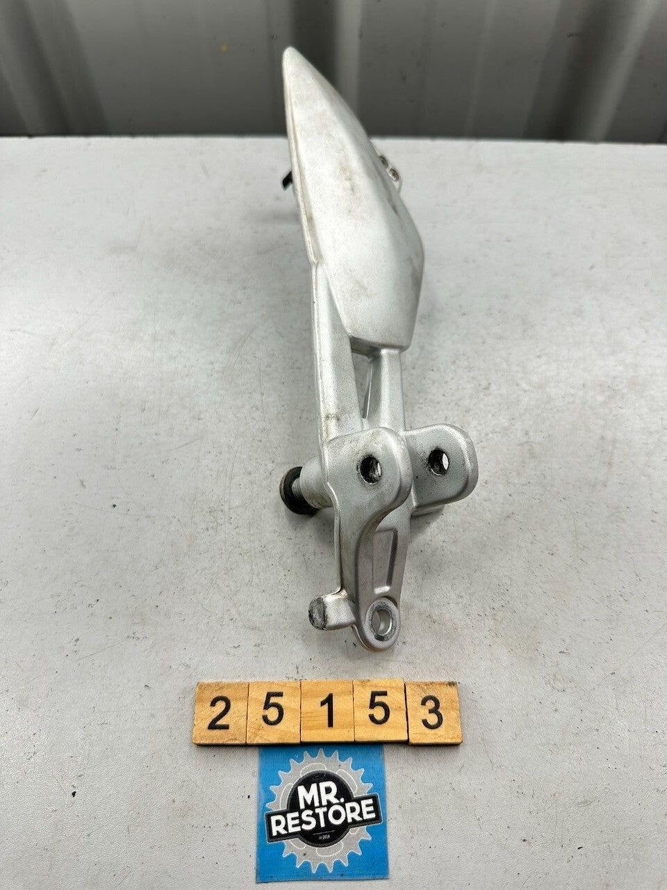 BMW K1300R '07-15' K1300S K1200S K1200R Front Right Foot Rest Peg Plate Bracket