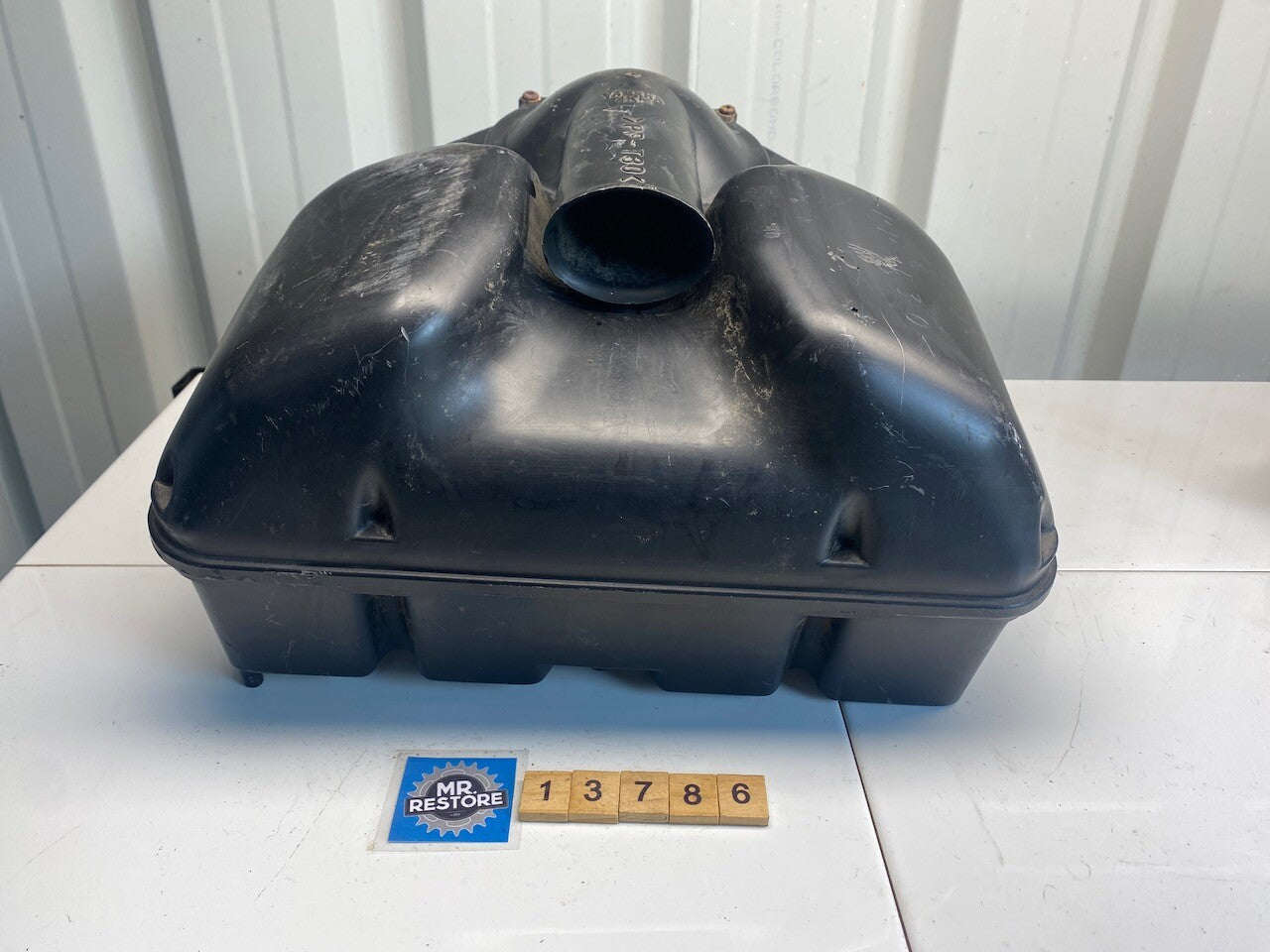 Yamaha XJ900S Diversion 4KM Air Cleaner Box 1995-2002 4KM-14401