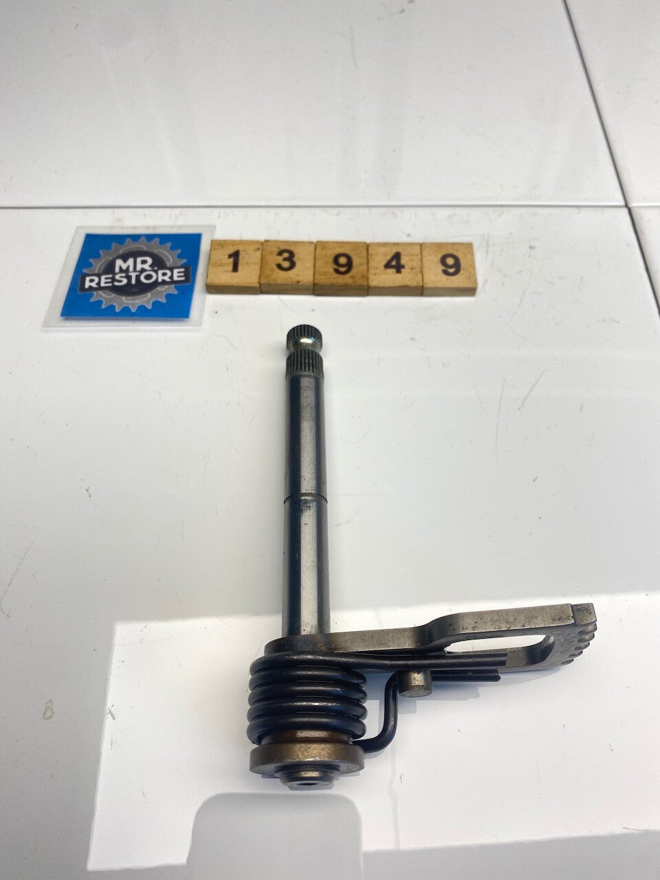 Triumph Daytona Speed Triple T300 Sprint Trident Tiger Trophy - Gear Shaft Assy