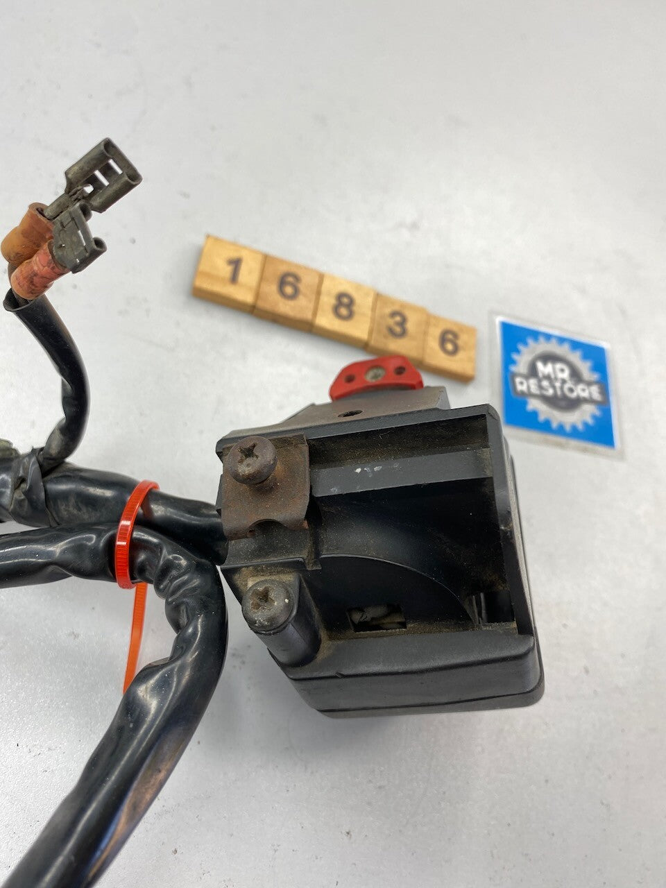 Kawasaki GPZ750R ZX750 R/H Handlebar Switch