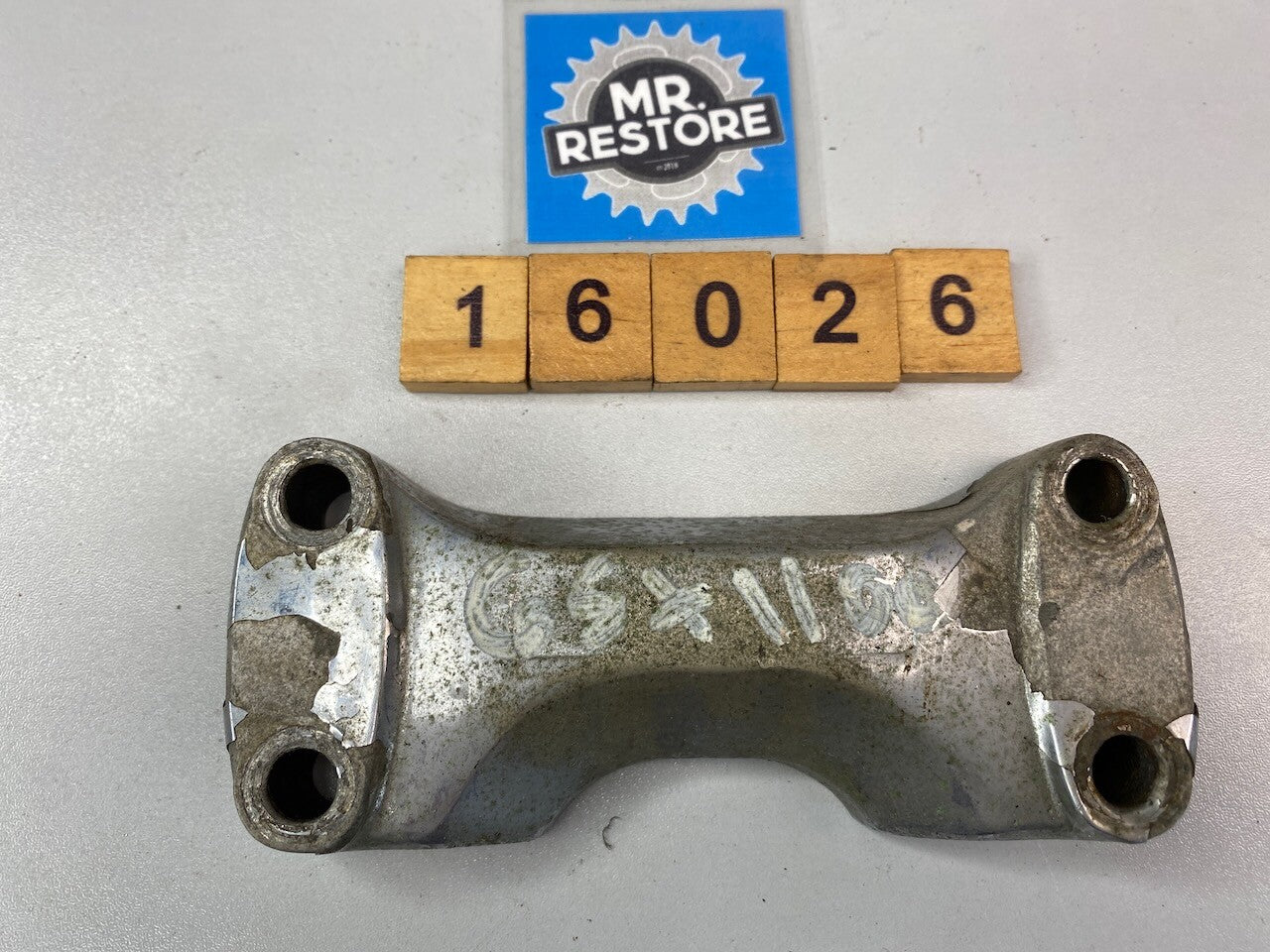 Suzuki GSX1100 Handlebar Top Clamp 56211-49200-291