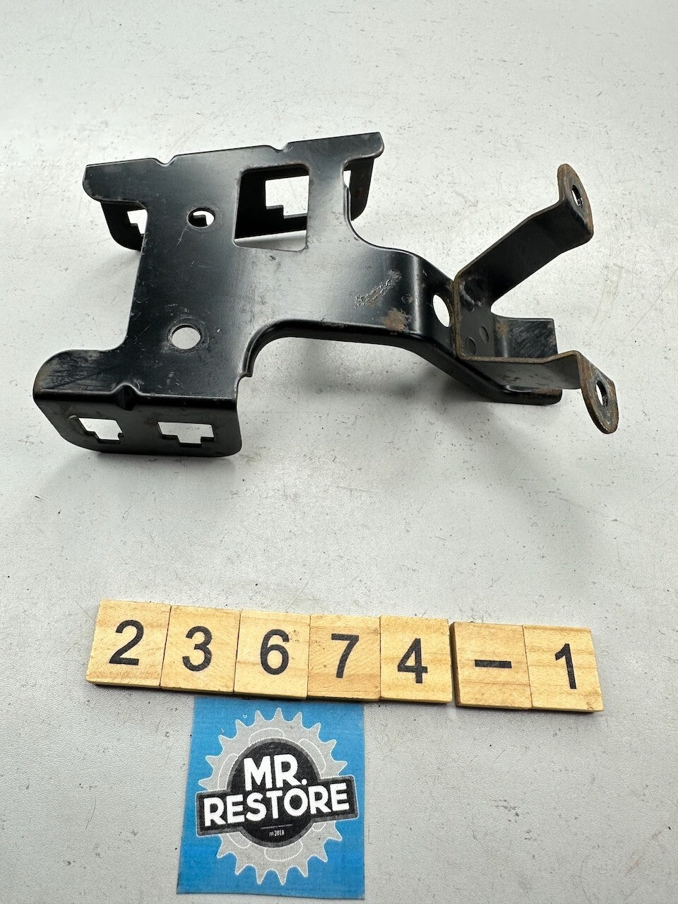 Kawasaki ZZR250 EX250 '90-93' Thermostat Bracket 11048-1507