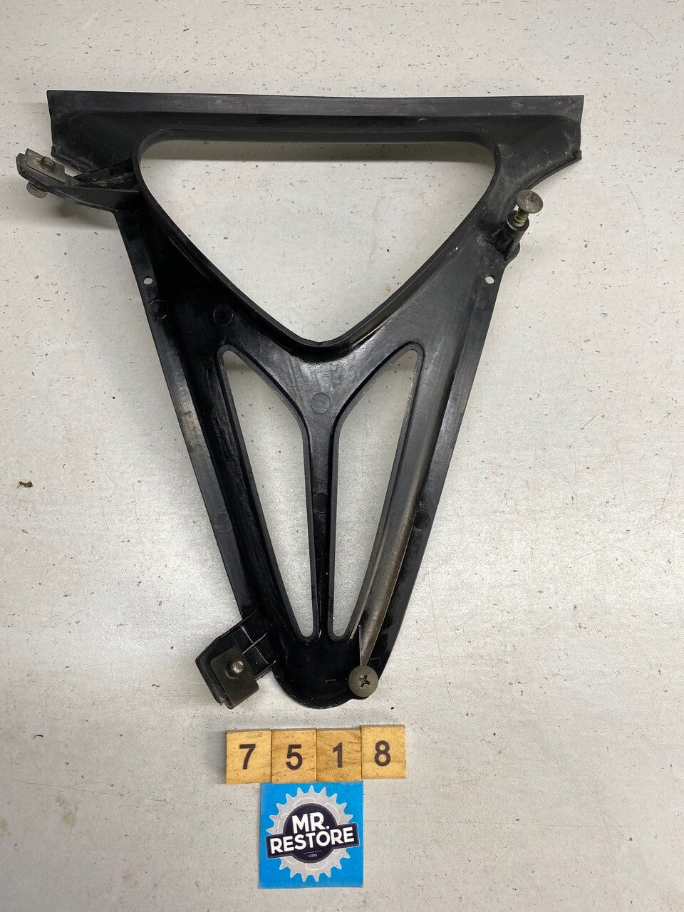 Yamaha YZF R6 5EB-2836-00 Centre V Fairing Panel & Fixings
