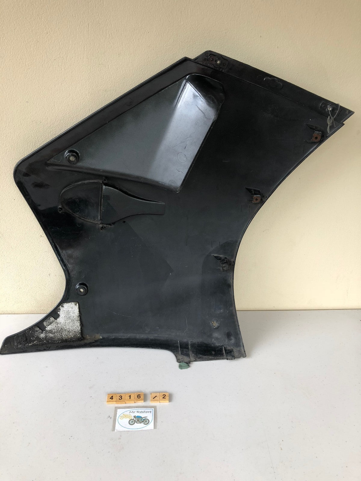 Suzuki RGV250 K L Side Panel 94481-12C00 L/H 1988-89 - 5 Available