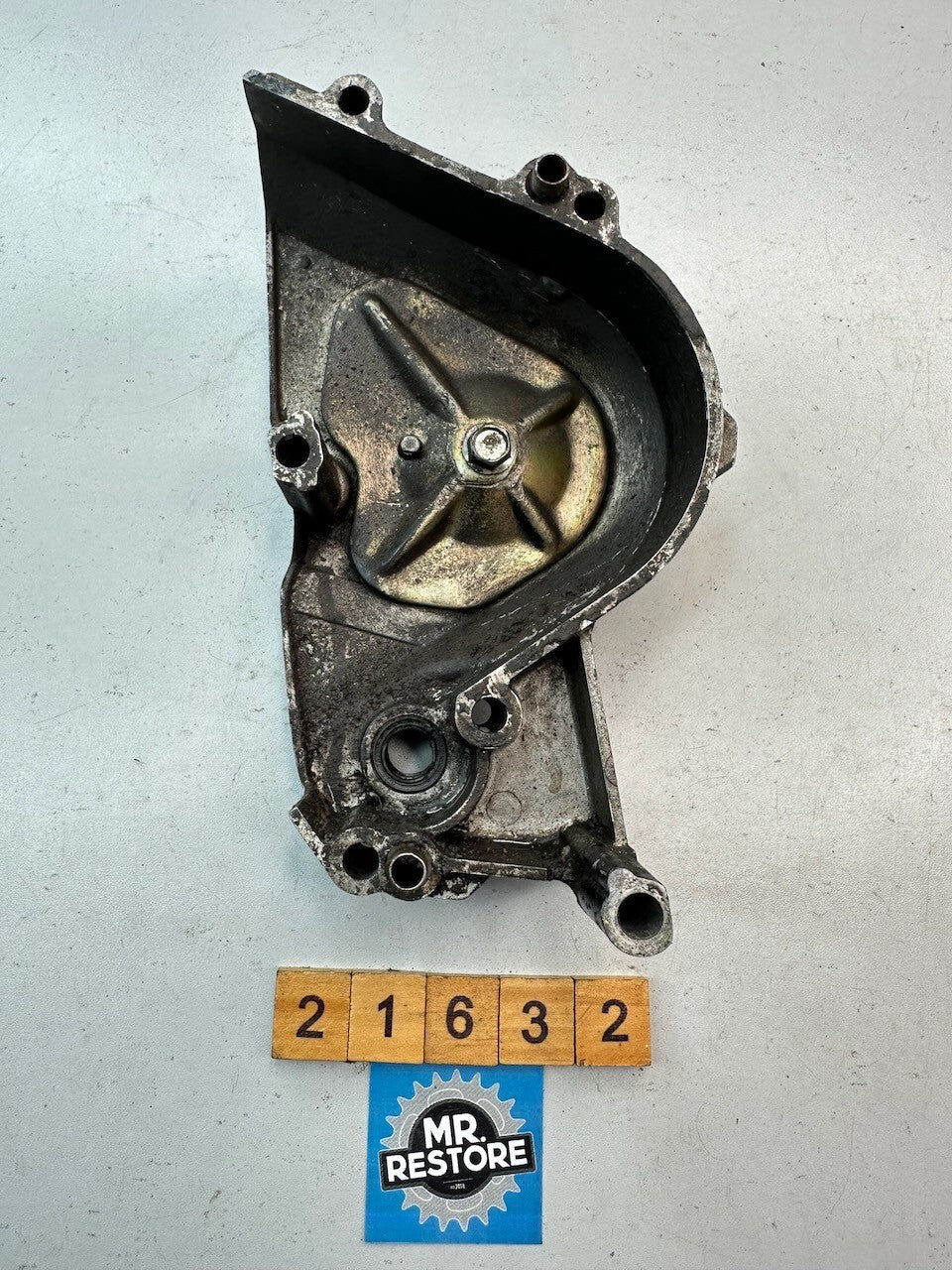 Yamaha FZR250 2KR Crankcase Front Sprocket Cover 2 - 2KR-15421