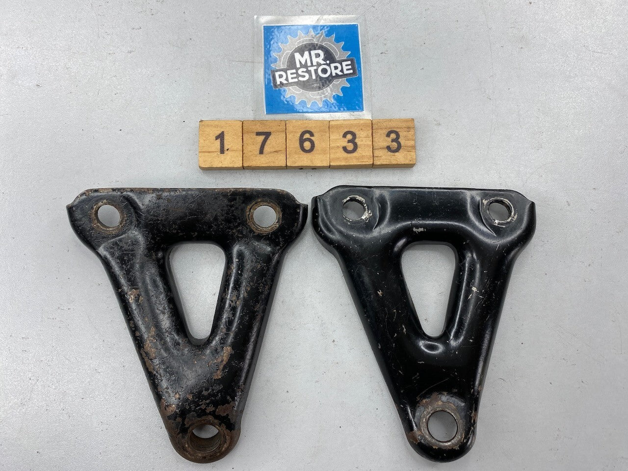 Honda GL1000 Goldwing 1976 Frame Bracket Pair 50352-371-000ZA  50351-371-000ZA
