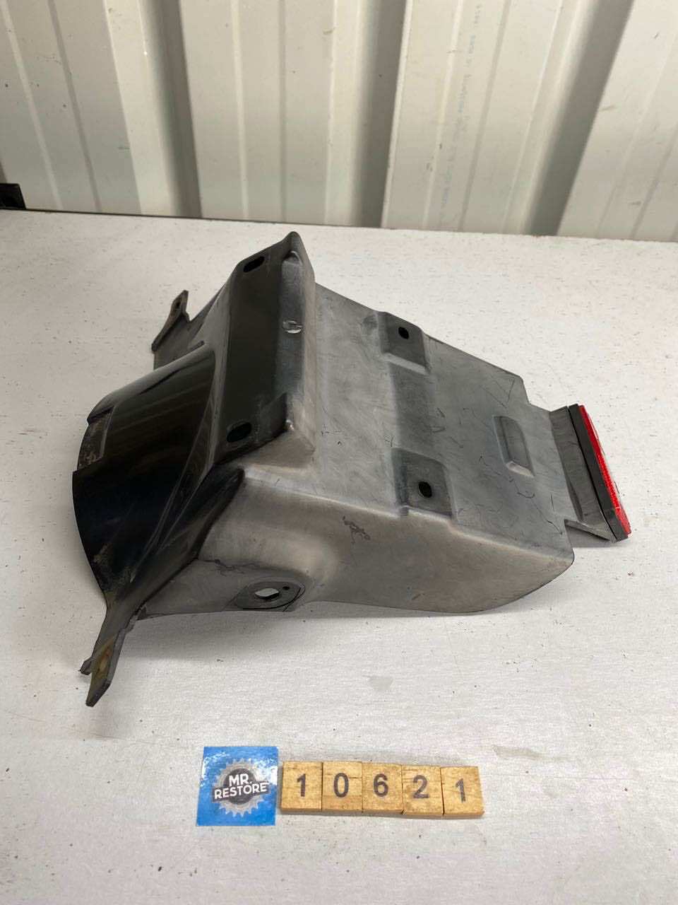 Suzuki GSX250F Across Rear Mudguard Fender Registration Plate Bracket