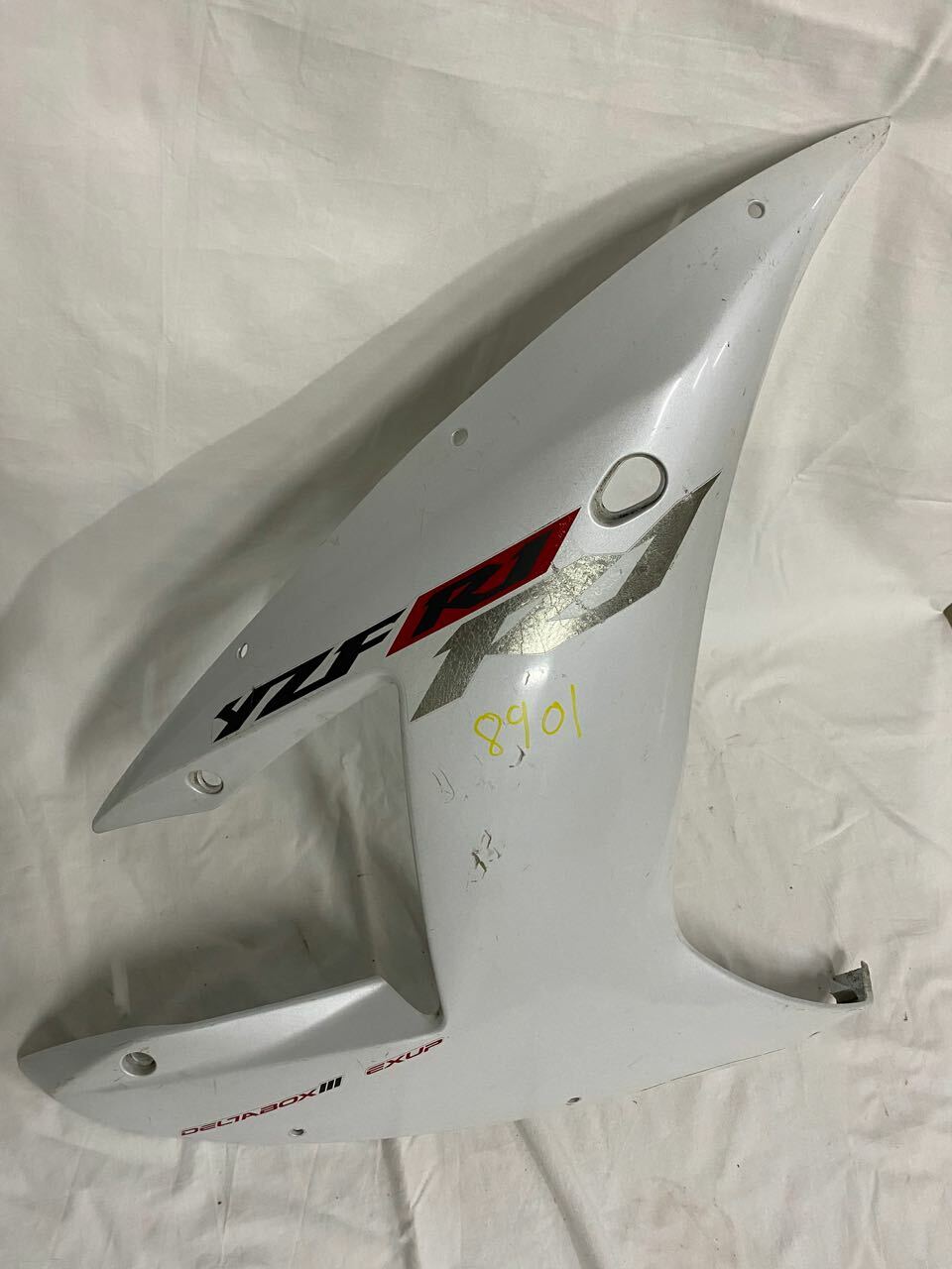 Yamaha R1 YZF 02-03 RH MID PANEL 5PW-2835V White