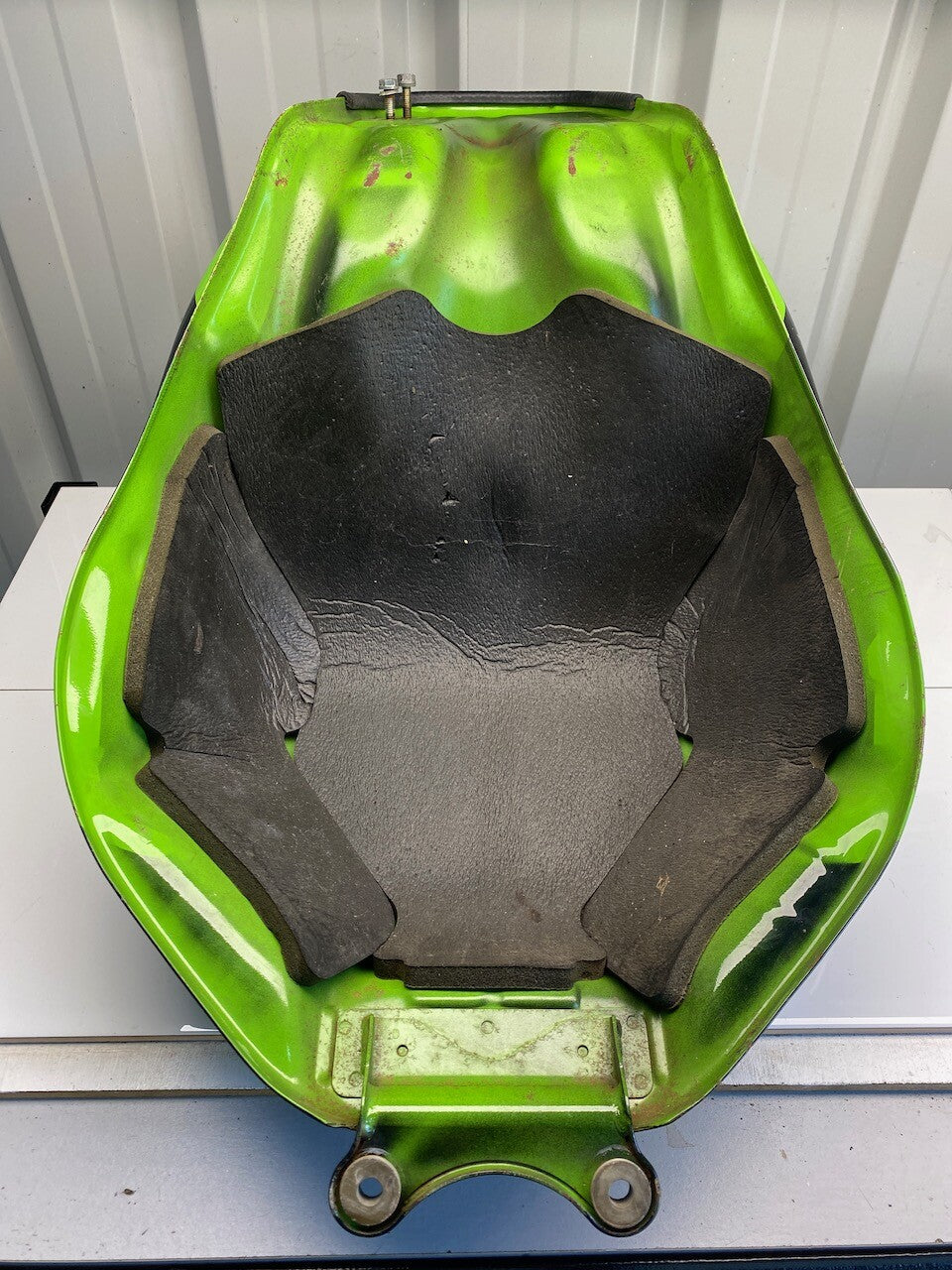Kawasaki ZX6R 1999 Fuel Tank & Cap (no key)