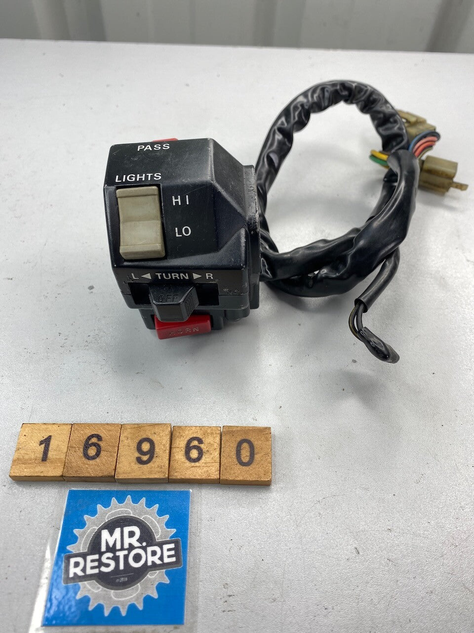 Yamaha FZR250 2KR L/H Handlebar Switch 2KR-83972