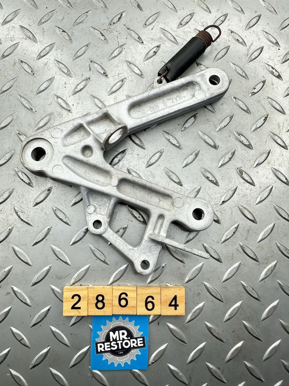 Honda CBR250RR MC22 R/H Footrest Foot Peg Bracket 50600-KAZ