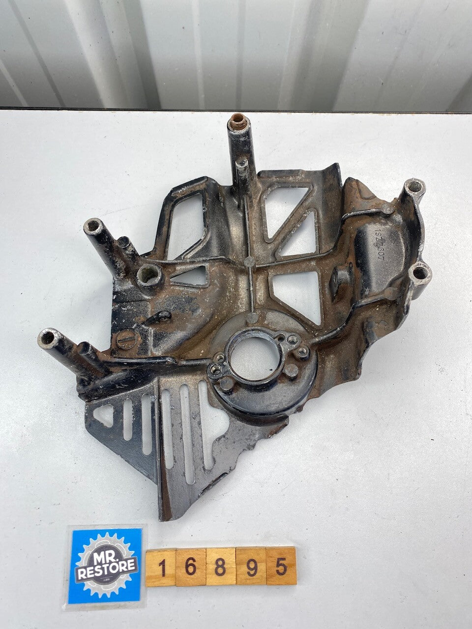 Suzuki GSXR400 1984-85 Engine Sprocket Cover 