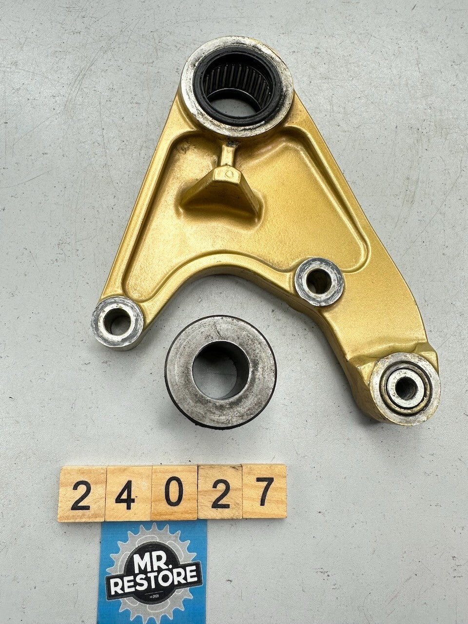 Triumph Daytona Speed Triple Trophy - Brake Caliper Bracket, Collar & Bearing
