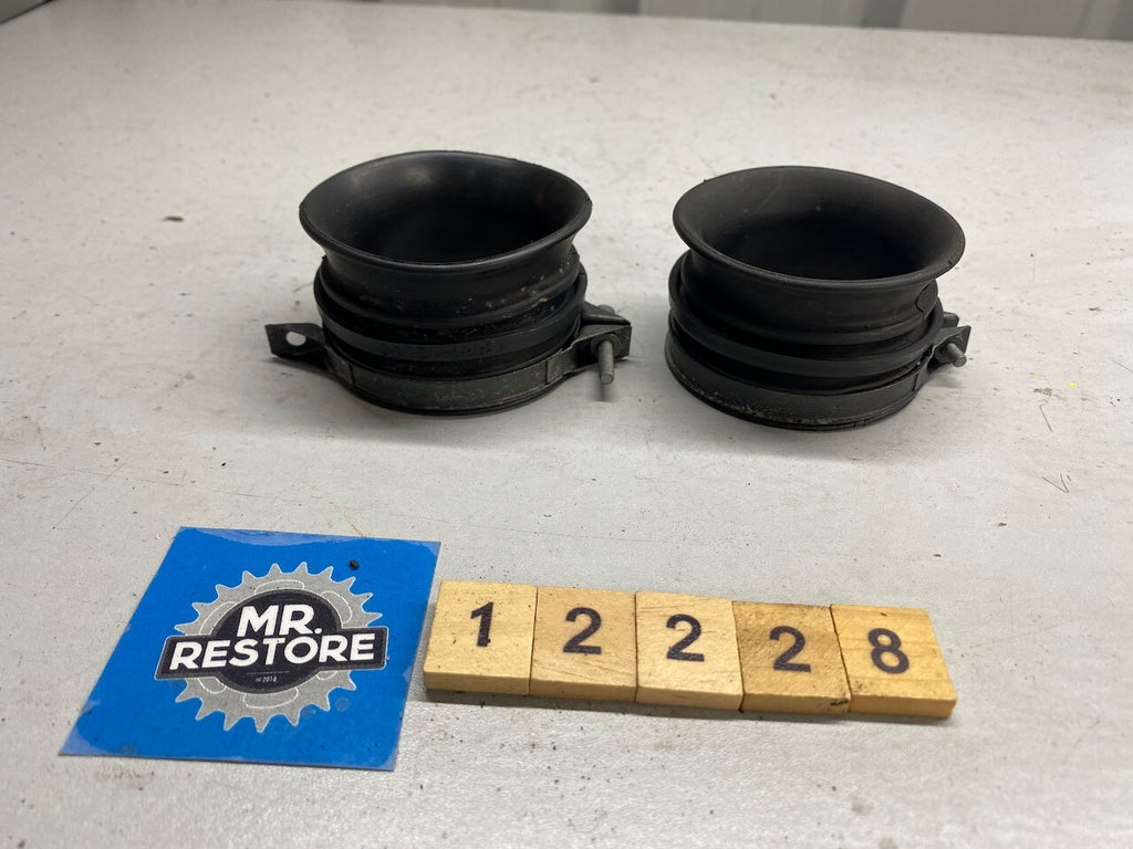 Suzuki RGV250 OEM Carb Holders & Clips (Pair)