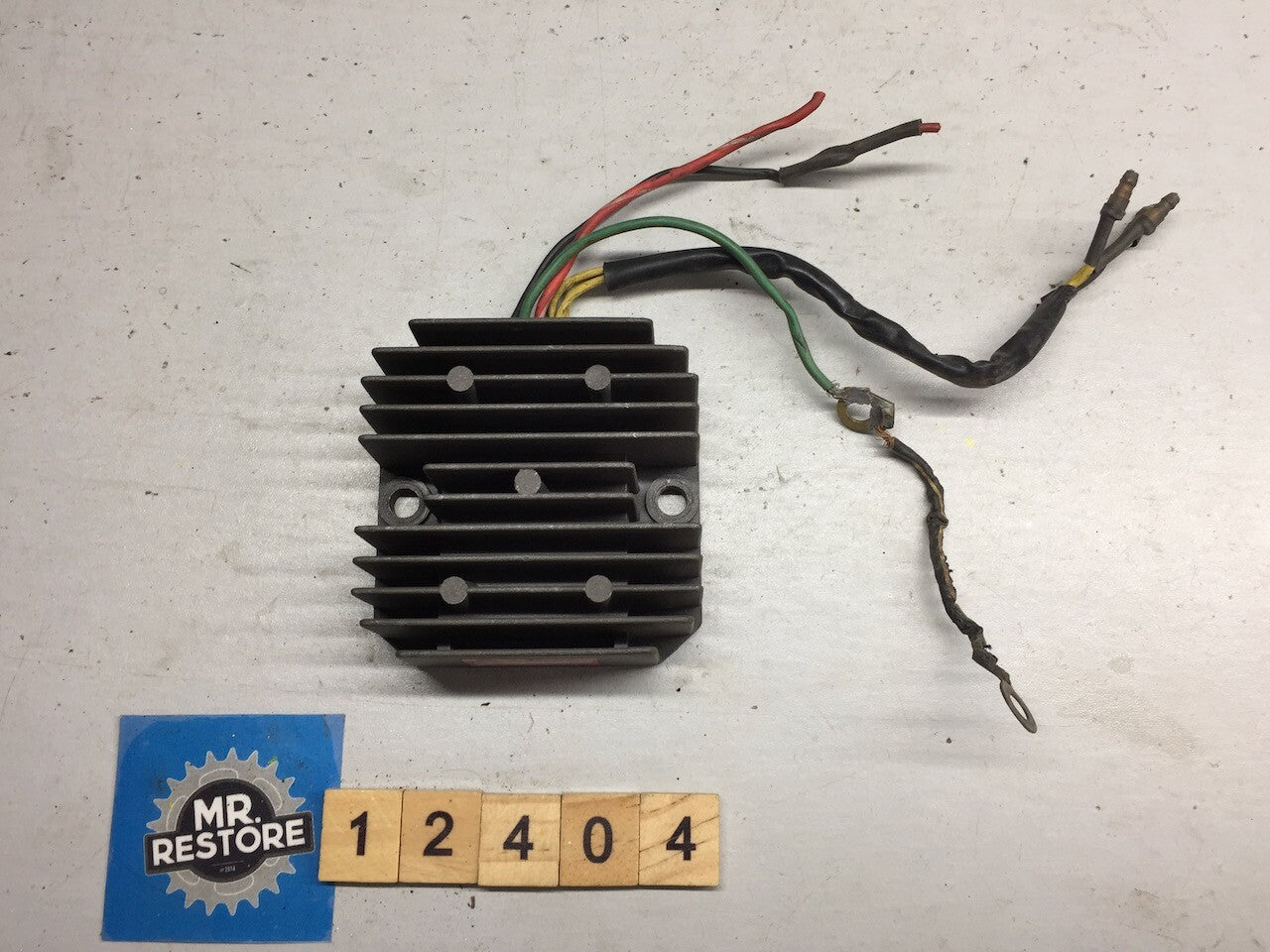 Honda CB250 CB400 Regulator Rectifier OEM SH232-12
