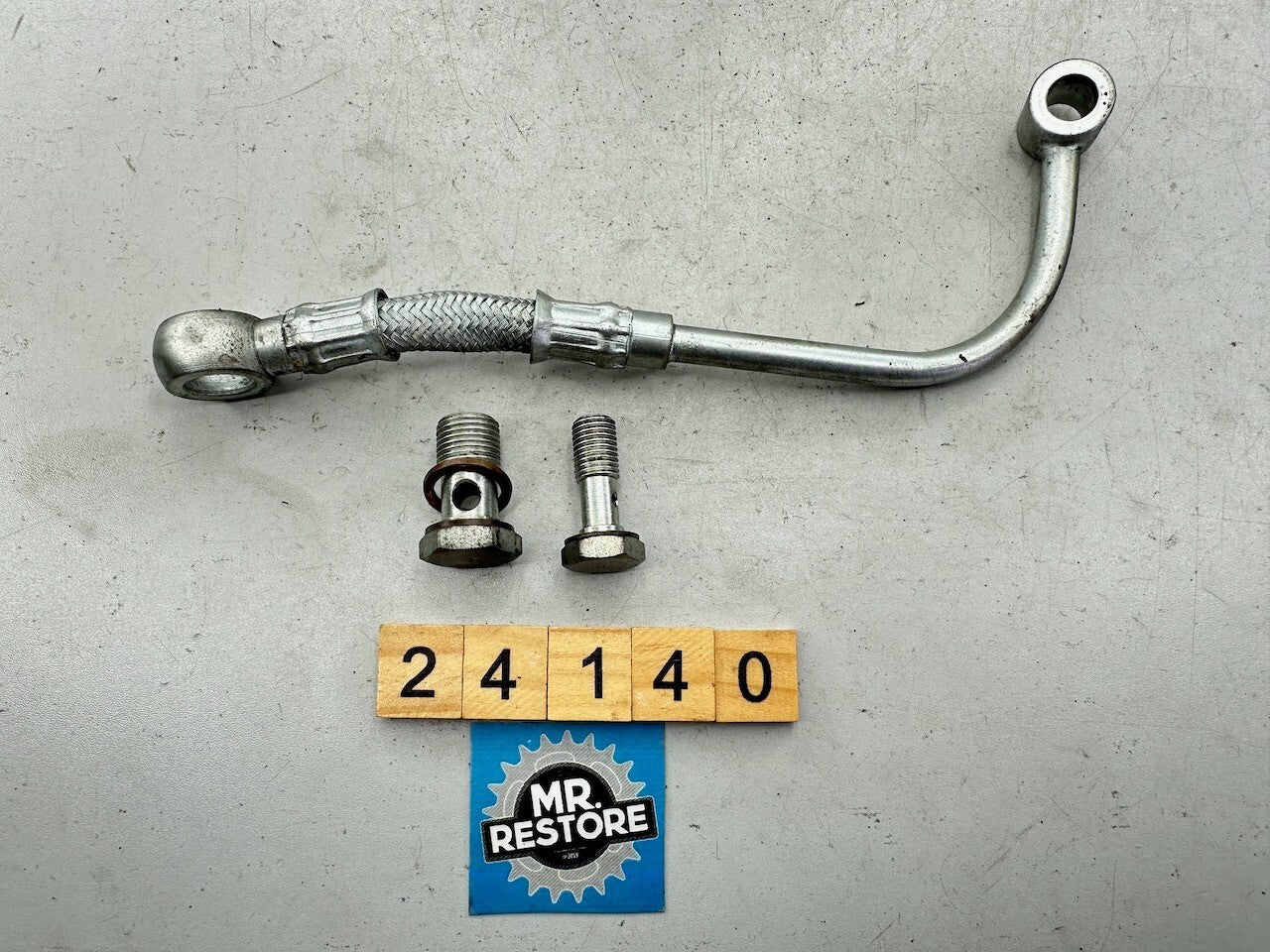 Triumph Daytona Speed Triple Sprint Tiger Trident Trophy - Oil Feed Pipe & Bolts