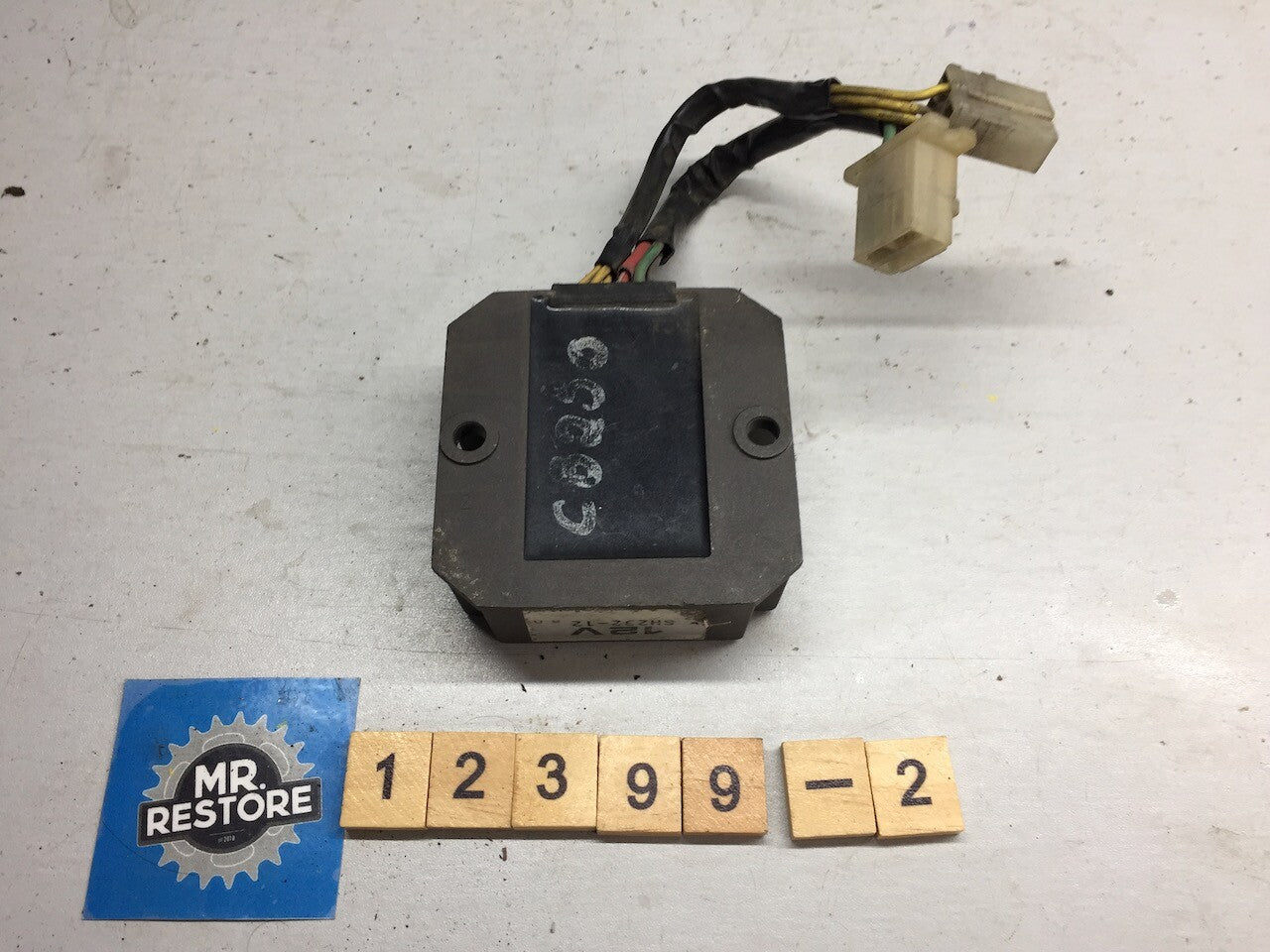 Honda CB250 RS Regulator Rectifier OEM SH232-12