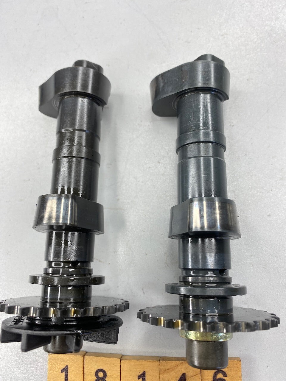 BMW R1200GS R1200RT R1200R L/H Camshafts 11317726740  11317726741