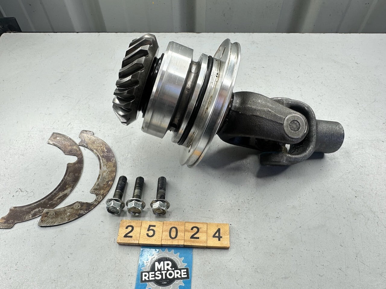 Yamaha V-Max 1200 VMX12 '85-95' Middle Gear & Yolk Joint 26H-17556  26H-W1751