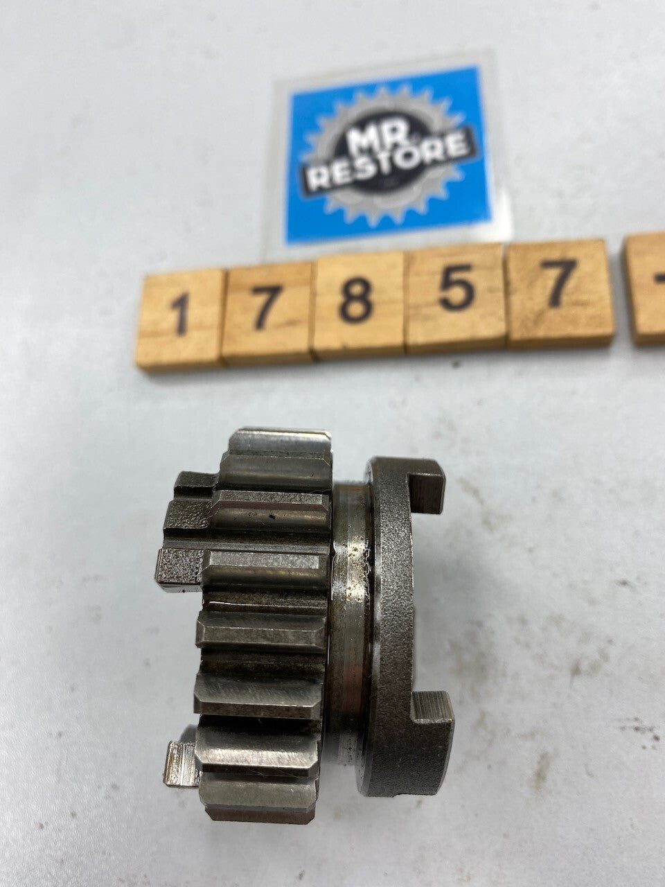 Yamaha SR500 SR400 XT500 TT500 Transmission 5th Wheel Gear 583-17251-01