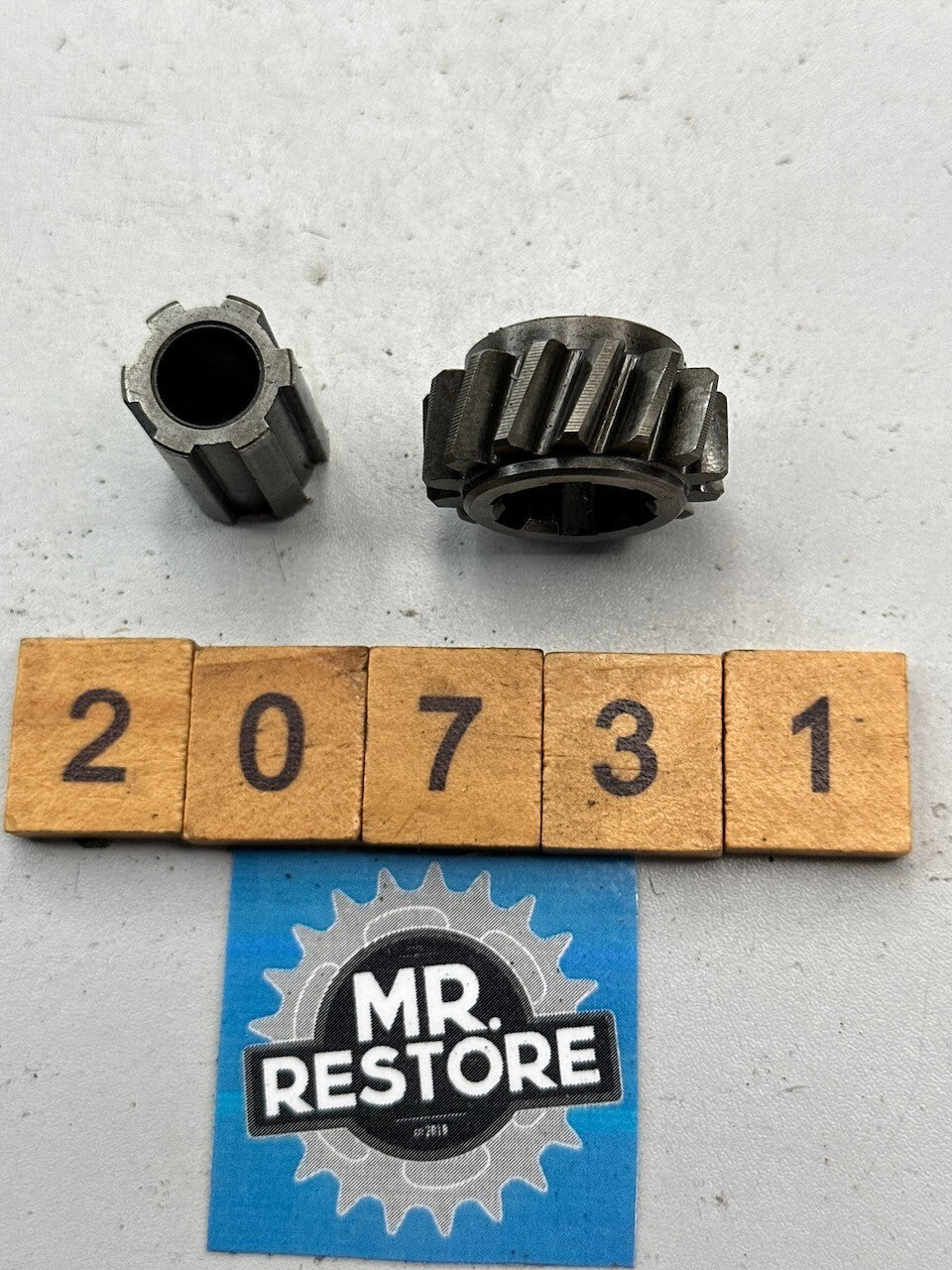 Suzuki RG250 1986-87 Water Pump Idler Gear 2 & Bush - 17442-16700 17446-16710
