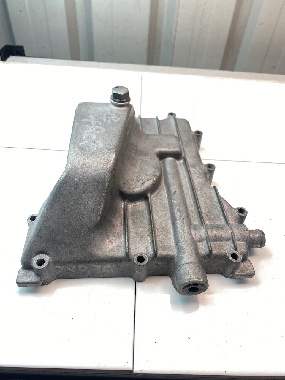 Kawasaki ZX750 ZXR750R ZX900 ZX9R Oil Pan Sump Cover 49034-1104