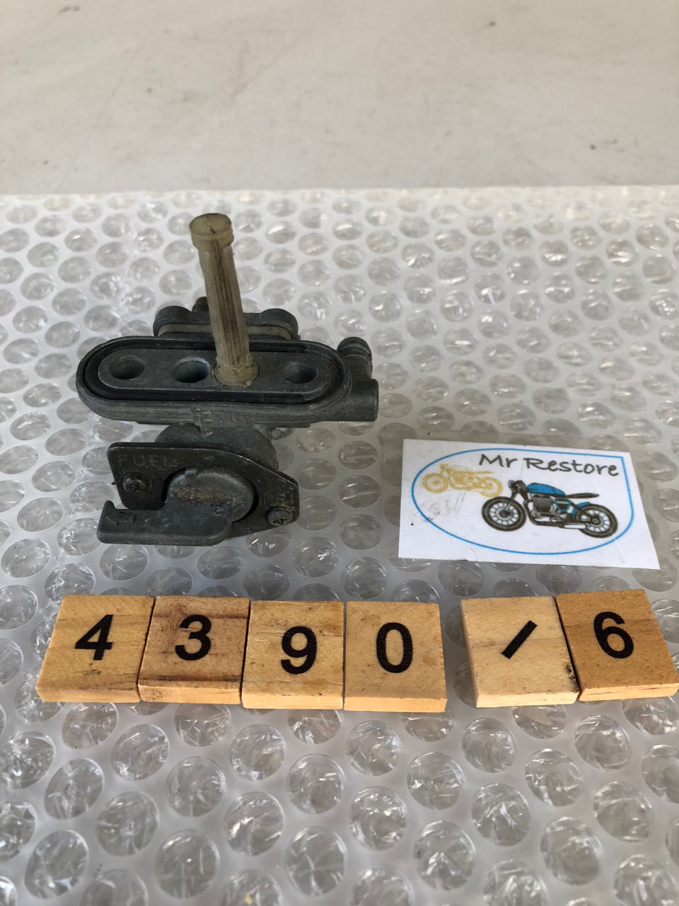 Kawasaki GPZ550 KZ550D ZZR400 etc. Fuel tap 51023-1186 