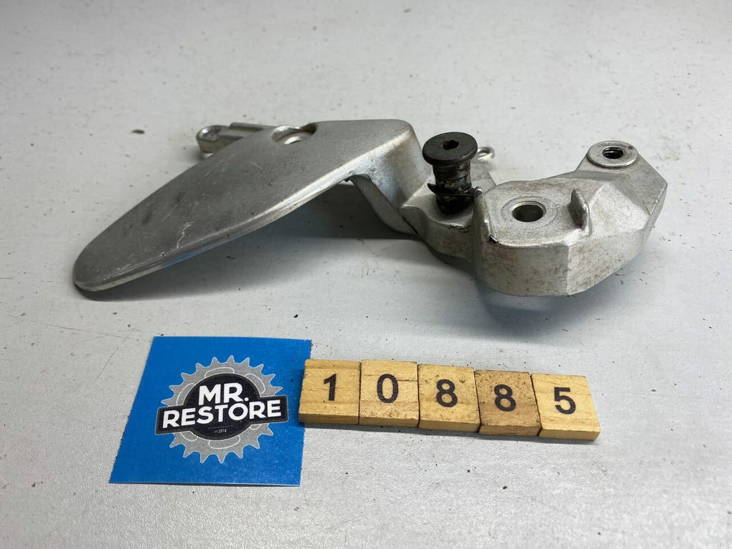 Yamaha YZF1000R YZF600R TRX850 YZF750 R/H Riders Foot Rest Bracket 4FM-27443-02