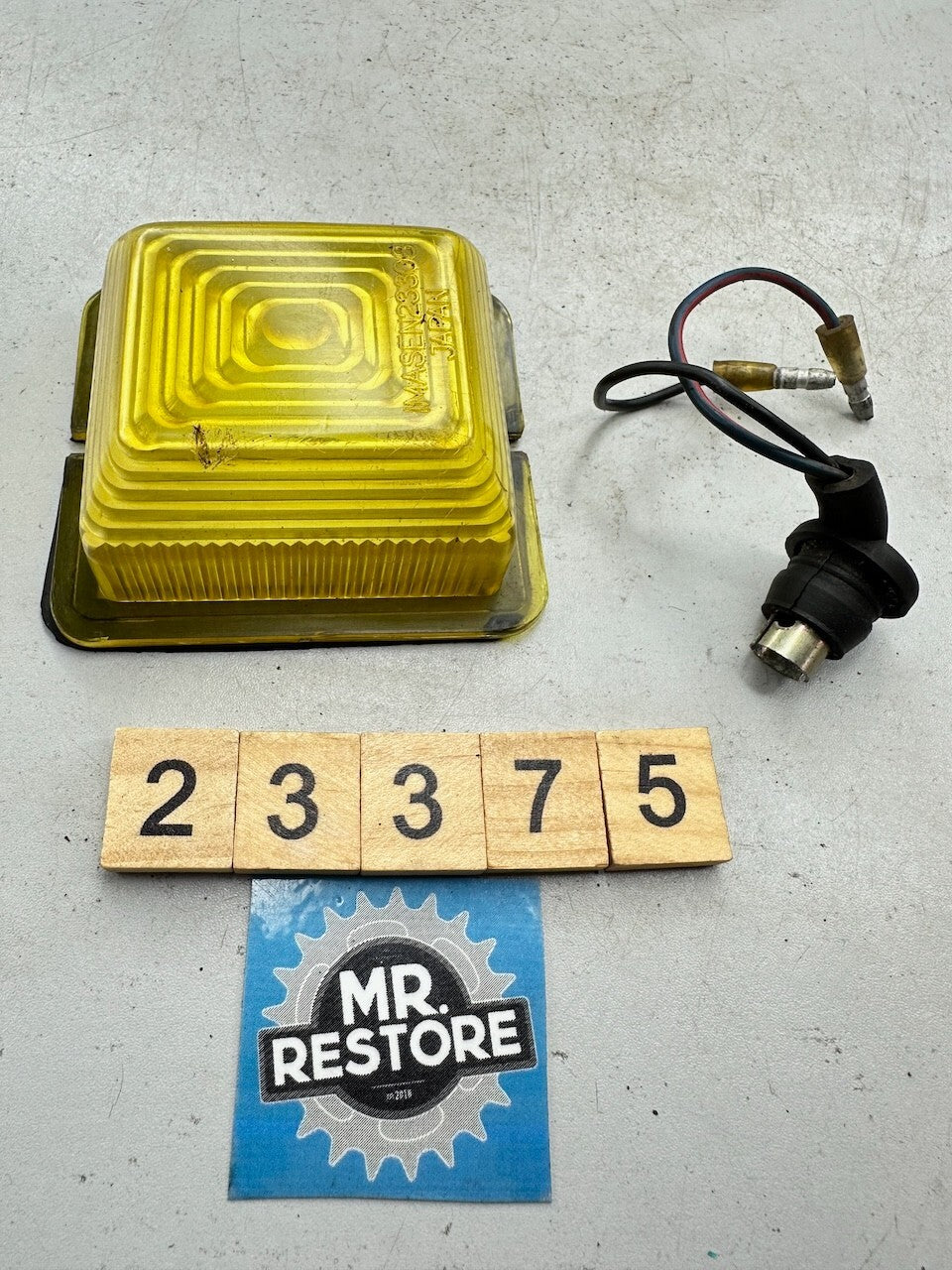 Yamaha V70 V80 V90 Front Side Marker Light & Wire Loom
