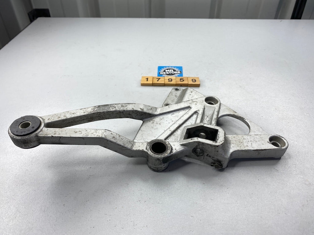 Suzuki GSX250 Across R/H Footrest Bracket 43810-24D00-13L