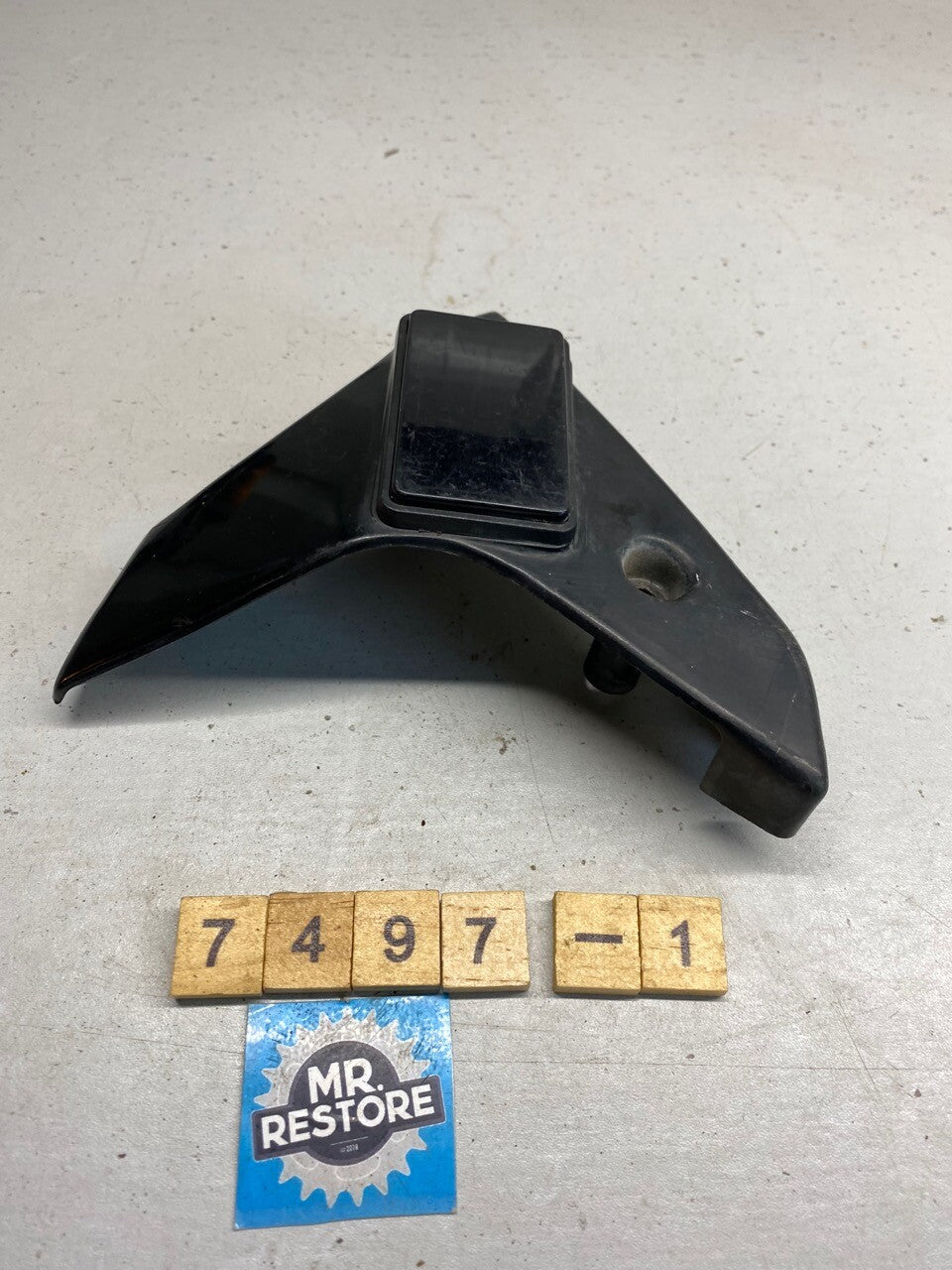 Yamaha XV750 LH Reflector Carrier Panel