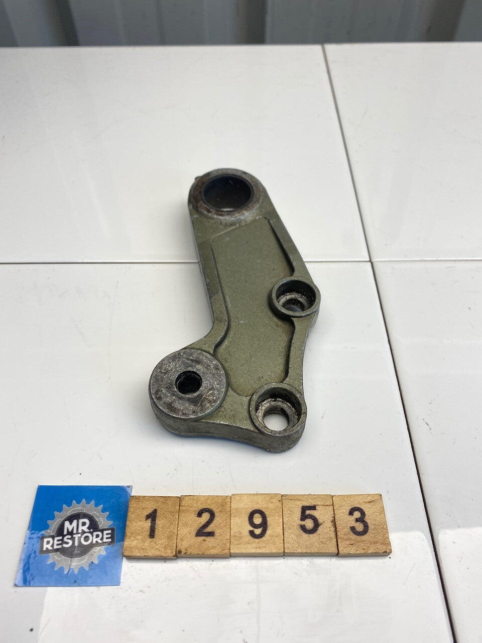 Kawasaki GPZ900R ZX900 Rear Brake Caliper Holder 43044-1060