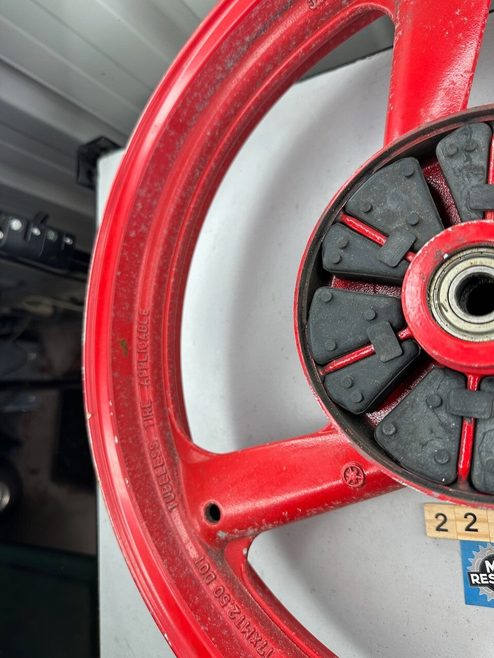 Yamaha TZR250 1KT 2MA FZR250 2KR Rear Wheel & Cush Rubbers 17 x 2.50 (R-46)