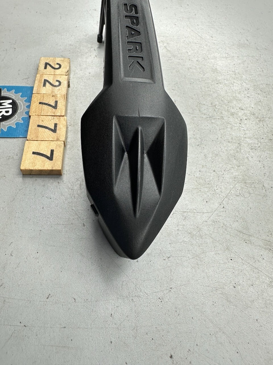 BMW R1200GS R1200ST R1200RT R1200R R900RT HP2 Right Spark Plug Cover 11127677526