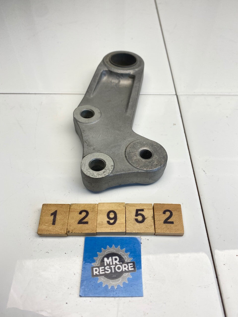 Kawasaki GPZ900R ZX900 Rear Brake Caliper Holder 43044-1060