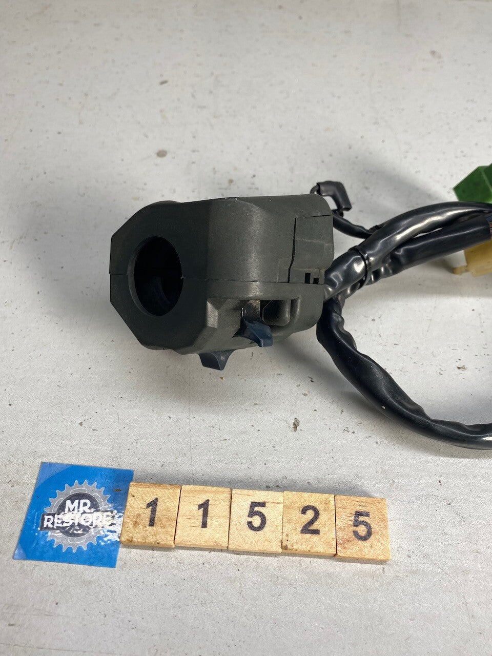 Kawasaki ZZR250 1990 R/H Switch Block - Start Lights Pass