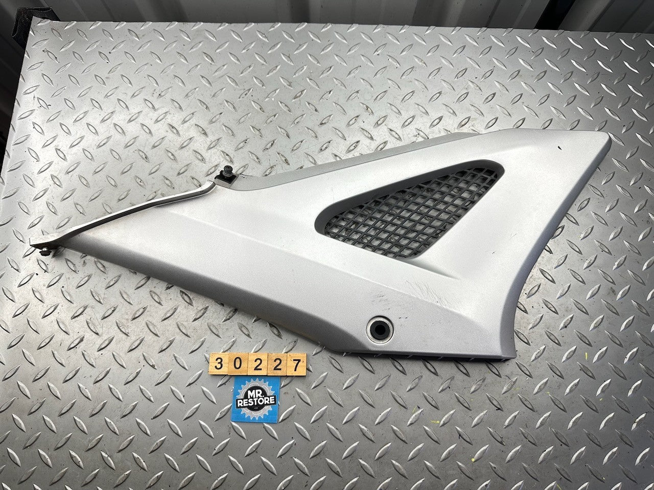 Honda CBF250 06-08 Right Side Cover Panel Fairing & Grille 83540-KPF-901ZB