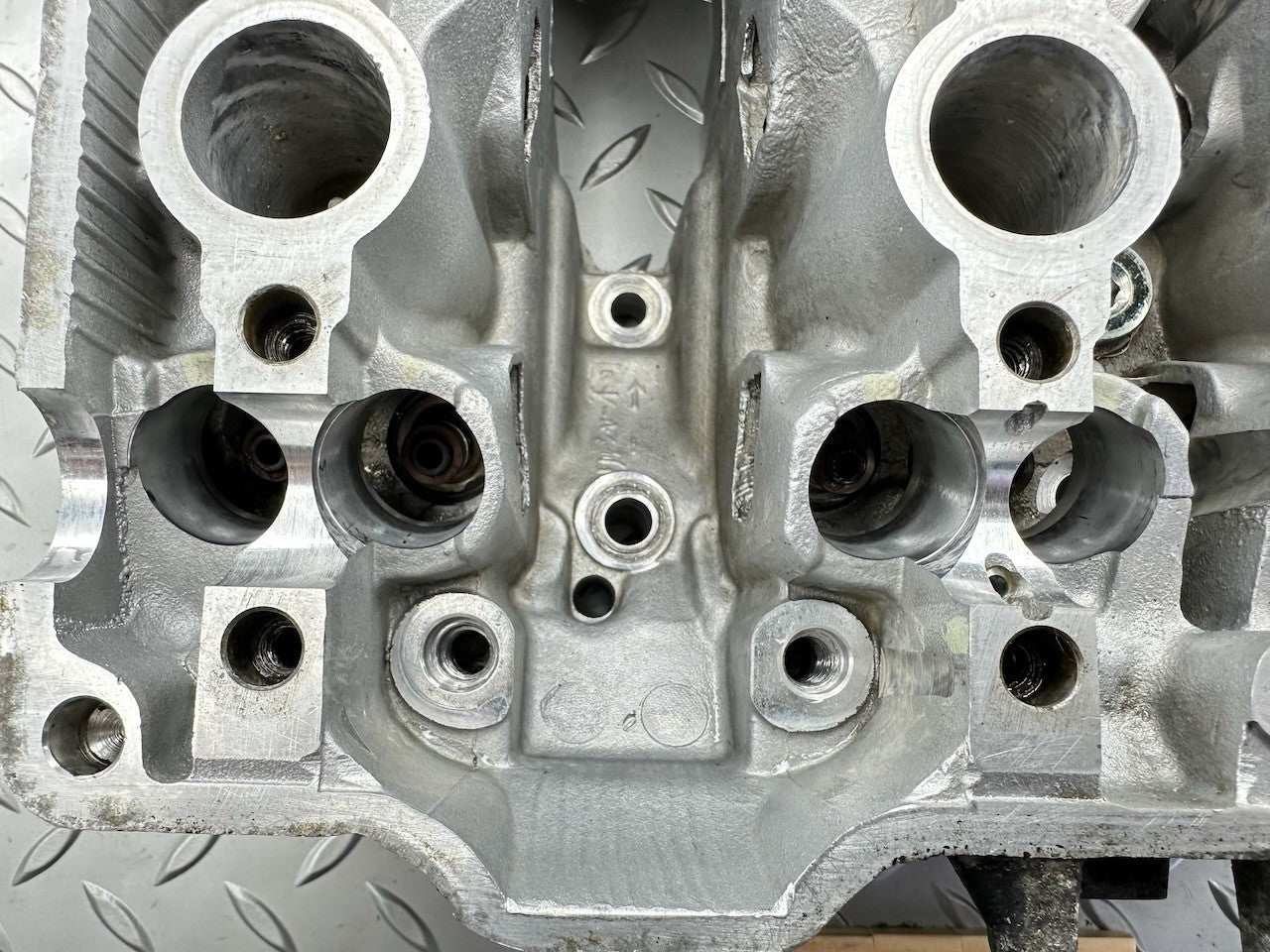 Honda CBR250R MC19 KY1 Cylinder Head