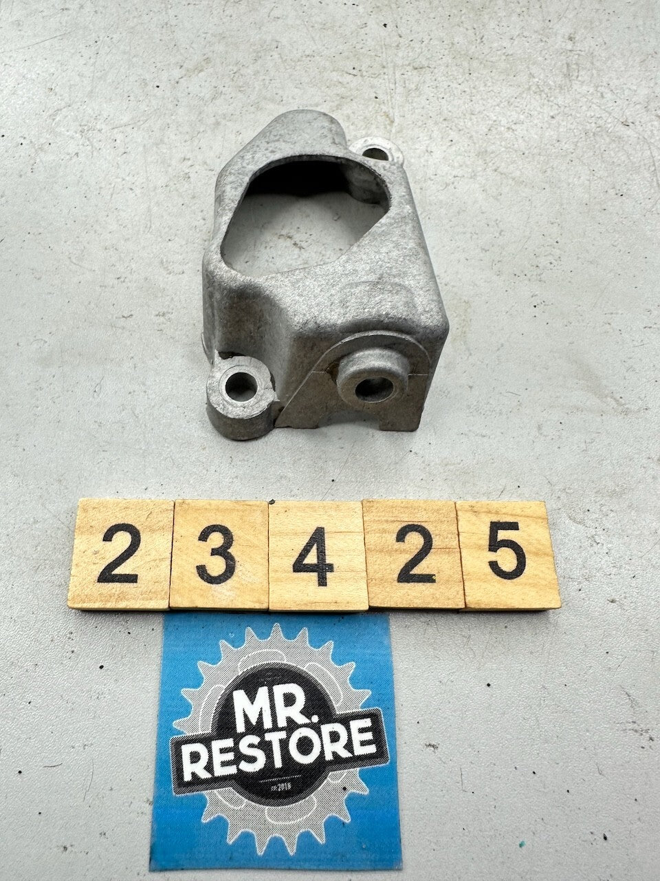 Yamaha V70 U7E Oil Pump Cover 296-15416-01