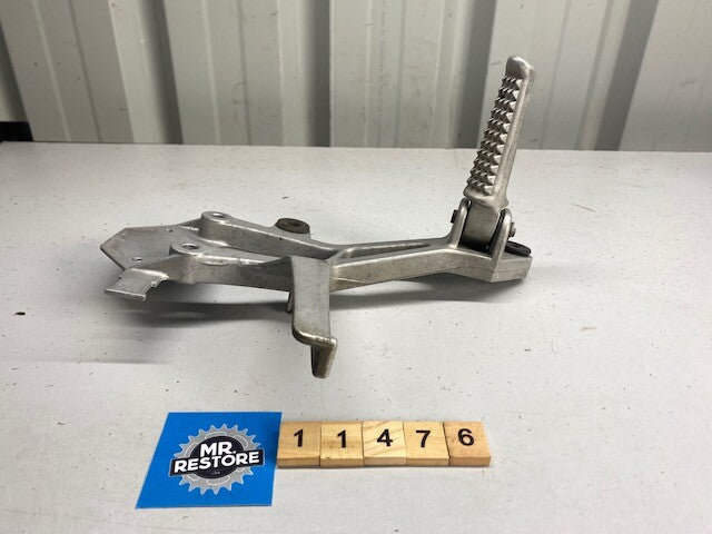Honda CBR250R MC19 R/H Pillion Foot Rest & Bracket