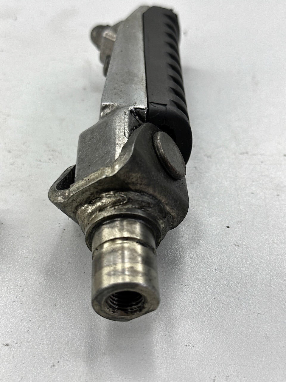 Kawasaki Z1000 ZR1000 Z750 ZR750 ZX 1200 900 600 R/H Footrest Peg 34028-1429