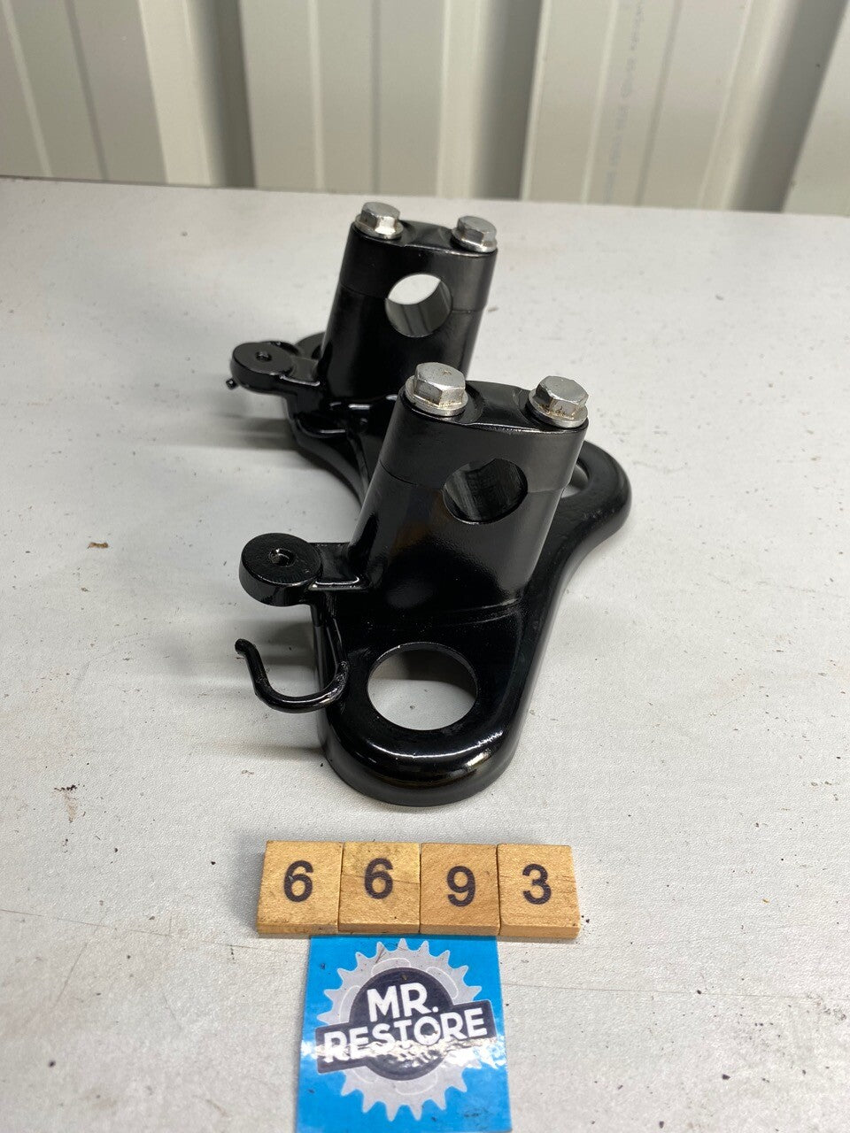 Honda CB250T CB400T Triple Tree Top, Bar Clamps & Bolts - Reconditioned