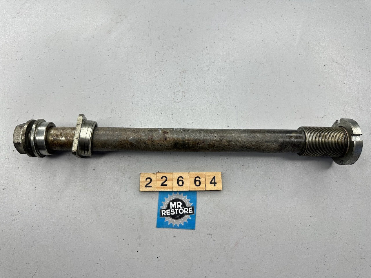 Kawasaki ZX750 ZX7R ZX9R ZX900 Swingarm Pivot Bolt Axle  33032-1173