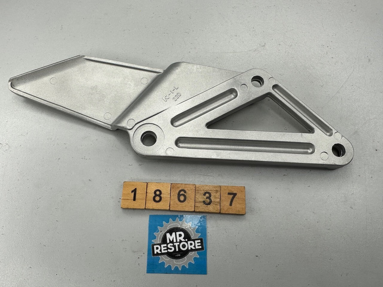 Suzuki RGV250 M/N Front Riders LH Footrest Bracket