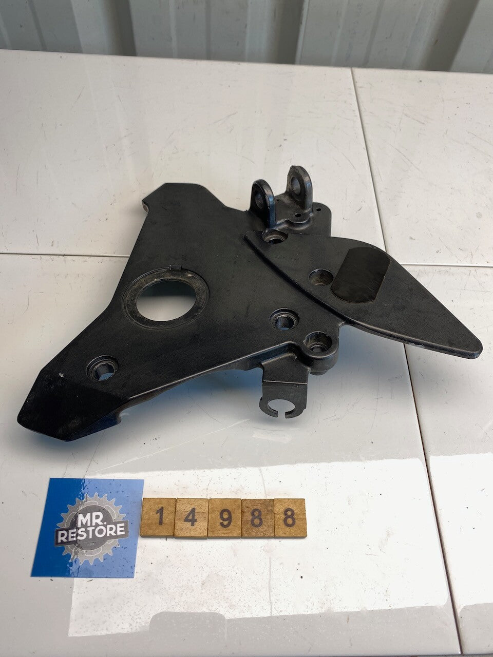 Kawasaki ZR750 ZR-7 Front R/H Step Foot Rest Stay Bracket 35063-1051-EZ