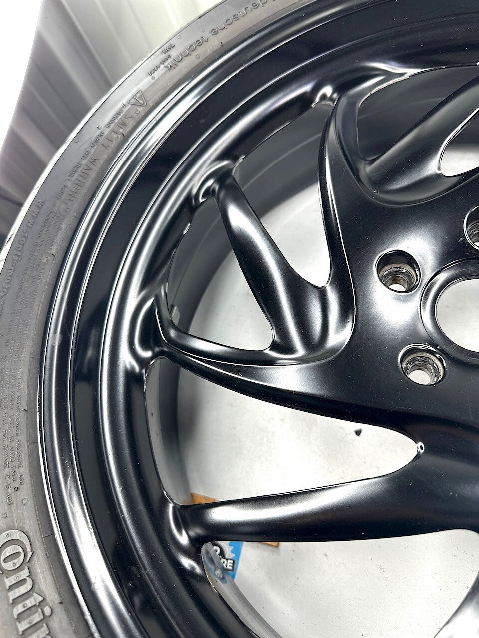 BMW F800S Rear Wheel With Good Condition Continental Tyre Fitted 7589363