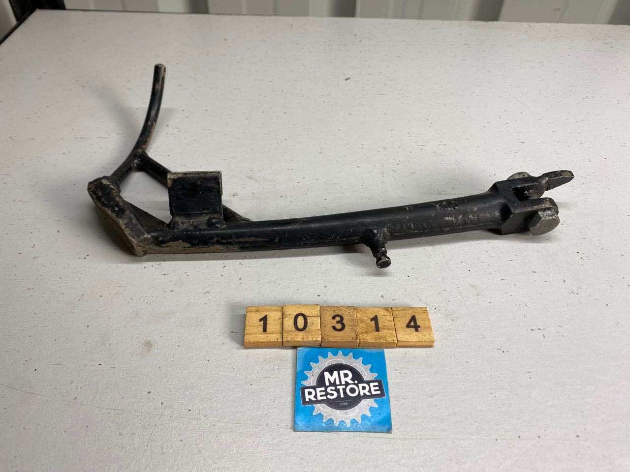 Kawasaki GPZ900R GPZ750R ZX900 OEM Side Stand & Bolt 34024-1176