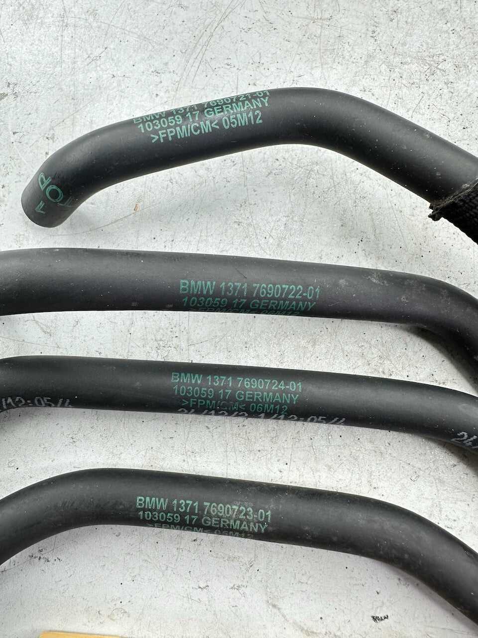 BMW K1300R K1200R K1300S K1200S K1300GT K1200GT Idle Hose Set 13717710491