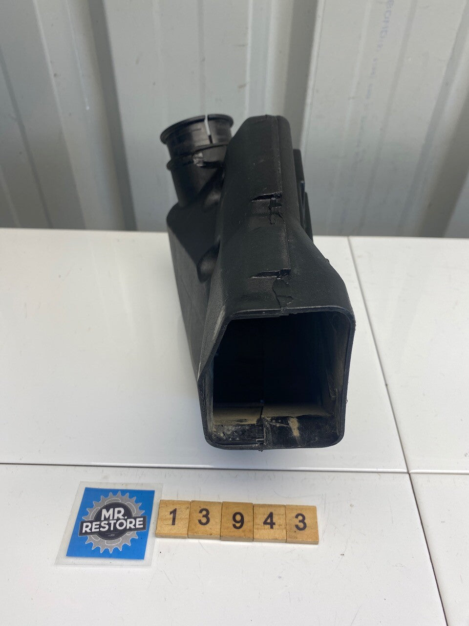 Triumph Tiger 900 R/H Auxiliary Chamber & Intake Silencer 2200006